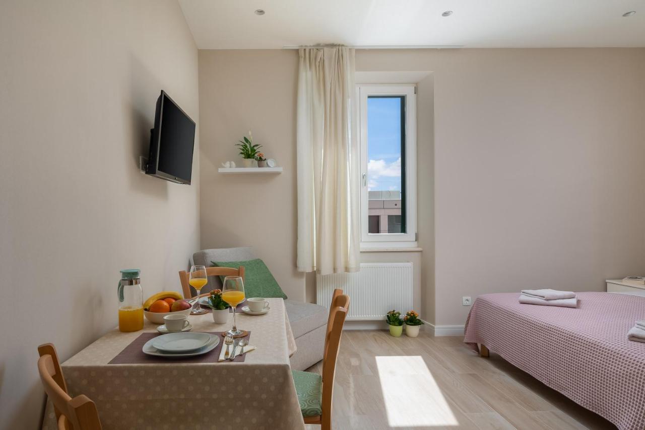 Apartment More Split Bagian luar foto